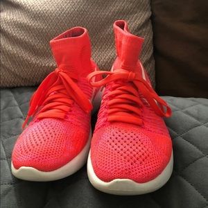 womens nike Lunarepic low flyknit 2 size 8.5